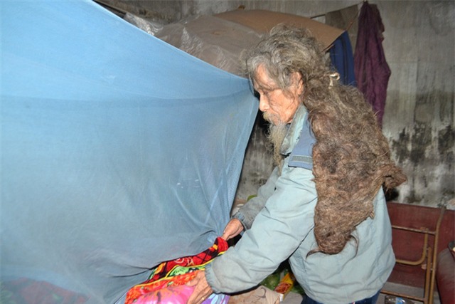 chuyen ve nguoi dan ong co mai toc "ma lam" 10 nam khong cat - 4