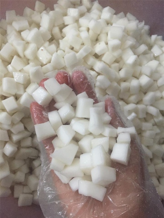 co giao xinh dep day lam mut dua hat luu du mau cuc dep gay sot hinh anh 4