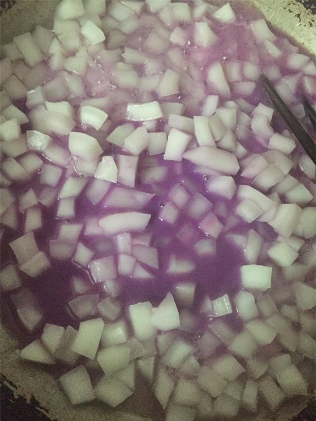 co giao xinh dep day lam mut dua hat luu du mau cuc dep gay sot hinh anh 5