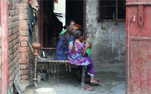 an do chuyen nhung nguoi vo tre ban dam xuyen the he hinh 1