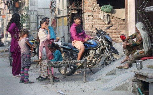 an do chuyen nhung nguoi vo tre ban dam xuyen the he hinh 5