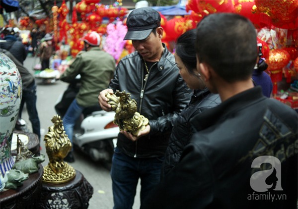 Hà Nội: Xuất hiện gà đồng cao hơn 1 mét nặng 30kg, giá 25 triệu đồng - Ảnh 14.