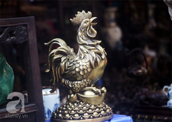 Hà Nội: Xuất hiện gà đồng cao hơn 1 mét nặng 30kg, giá 25 triệu đồng - Ảnh 2.