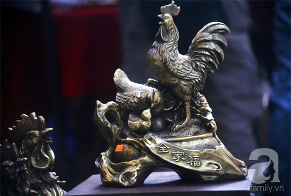 Hà Nội: Xuất hiện gà đồng cao hơn 1 mét nặng 30kg, giá 25 triệu đồng - Ảnh 5.