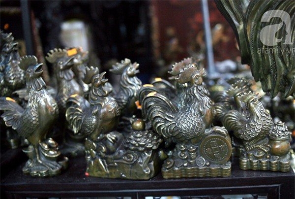 Hà Nội: Xuất hiện gà đồng cao hơn 1 mét nặng 30kg, giá 25 triệu đồng - Ảnh 9.