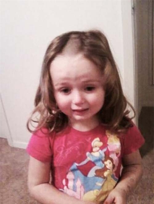 cuoi  te ghe khi lu tre nghich ngom tu cat toc minh - 3