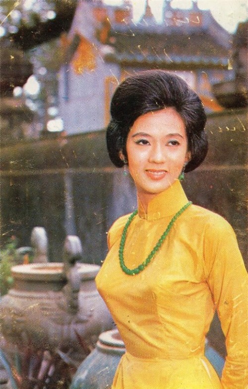 hon "lac troi" khi ngam phu nu viet xua mac ao dai khoe eo thon - 1