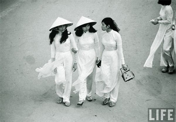 hon "lac troi" khi ngam phu nu viet xua mac ao dai khoe eo thon - 5