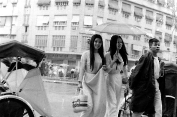 hon "lac troi" khi ngam phu nu viet xua mac ao dai khoe eo thon - 6