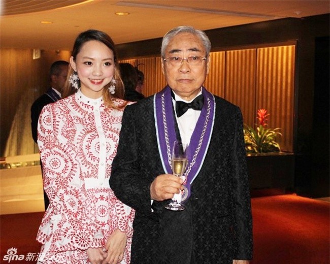 Giai nhan 29 tuoi cua Trung Quoc bi dai gia 80 tuoi bo roi hinh anh 3