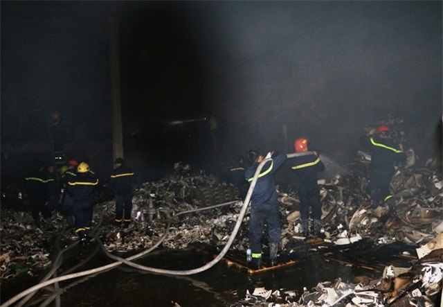 Vụ cháy cũng đã gây thiệt hại về tài sản.