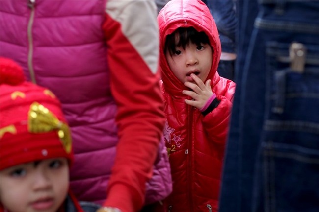 Lạ lùng phiên chợ cuối năm ở thủ đô chỉ dành cho quý ông