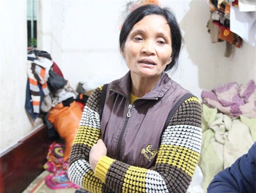 nguoi phu nu de nhieu nhat thu do mo ve chiec banh chung, canh dao ngay tet - 1