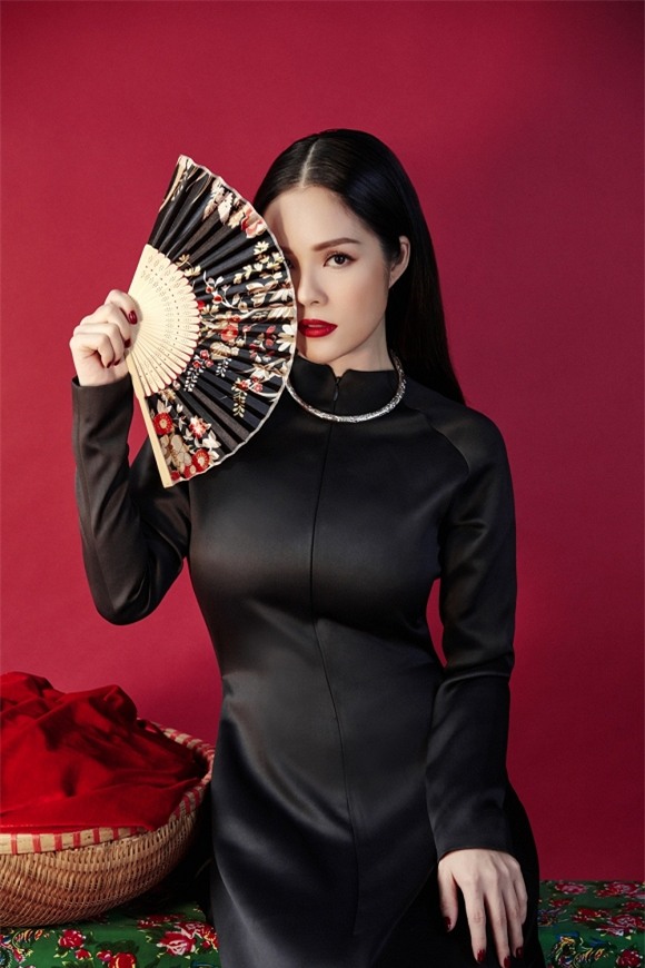 Dương Cẩm Lynh, áo dài 2017