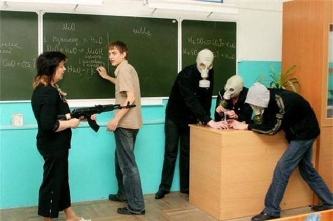 giat minh voi nhung hinh anh "hiem thay" trong lop hoc hinh anh 15