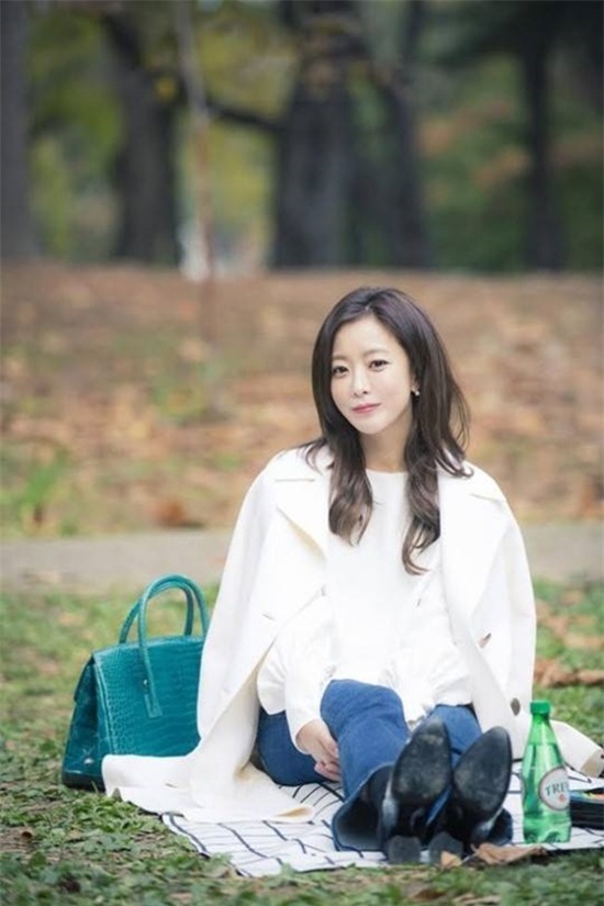 14 năm một tượng đài, Kim Hee Sun vẫn là nữ thần không tuổi của màn ảnh Hàn - Ảnh 3.