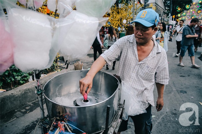 Quê mẹ ơi! Tết này con vẫn không về, cũng bởi vì khổ sở kiếm ăn - Ảnh 4.