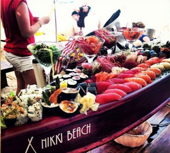 Các cậu ấm cô chiêu châu Á nghỉ lễ sang chảnh đến mức nào? - Ảnh 11.