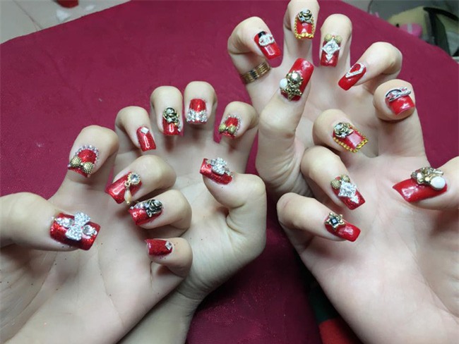 Khoe tóc tai, quần áo xưa rồi! Bây giờ con gái phải khoe móng tay mới đúng mốt! - Ảnh 3.