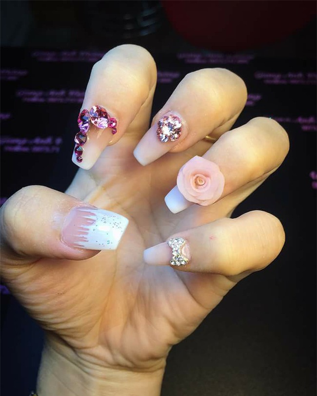 Khoe tóc tai, quần áo xưa rồi! Bây giờ con gái phải khoe móng tay mới đúng mốt! - Ảnh 5.