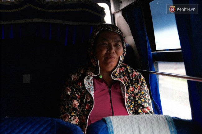 Chuyện đời, tình người trên chuyến xe 0 đồng đưa người nghèo mưu sinh ở Sài Gòn về quê ăn Tết - Ảnh 5.