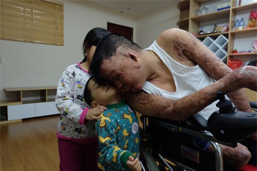 gap chien si duy nhat song sot sau vu may bay roi o hoa lac truoc them nam moi 2017 - 1