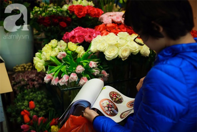 Hà Nội: Chi 72 triệu để mua hoa tươi nhập khẩu đủ tiêu chí độc và đẹp về chơi Tết - Ảnh 11.