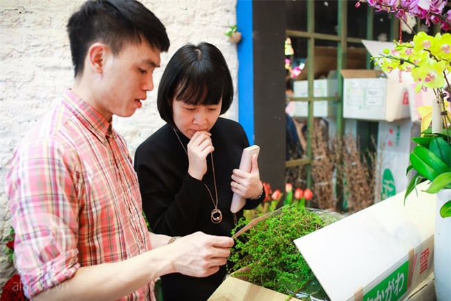 Hà Nội: Chi 72 triệu để mua hoa tươi nhập khẩu đủ tiêu chí độc và đẹp về chơi Tết - Ảnh 18.