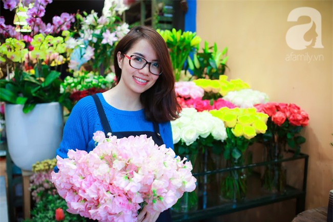 Hà Nội: Chi 72 triệu để mua hoa tươi nhập khẩu đủ tiêu chí độc và đẹp về chơi Tết - Ảnh 2.