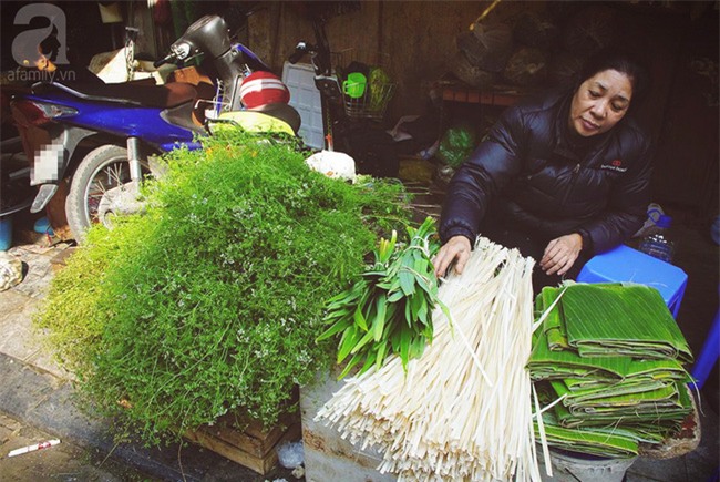 Tắm lá mùi - nghi thức trịnh trọng trong ngày cuối năm - Ảnh 3.