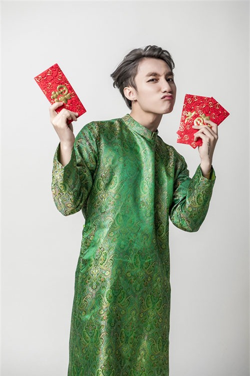 bat ngo voi hanh dong cua ha ho, son tung ngay giap tet hinh anh 1