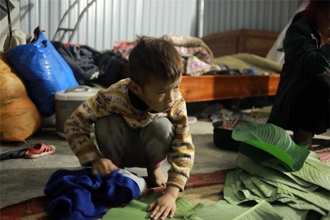 ngay cuoi nam tai nha nguoi phu nu mot minh nuoi 14 dua con o hn - 10