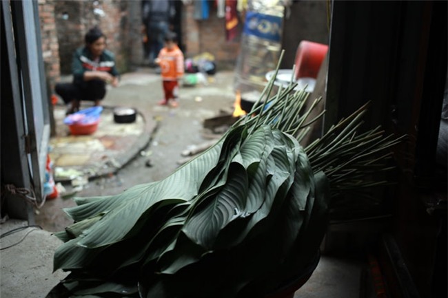 ngay cuoi nam tai nha nguoi phu nu mot minh nuoi 14 dua con o hn - 4