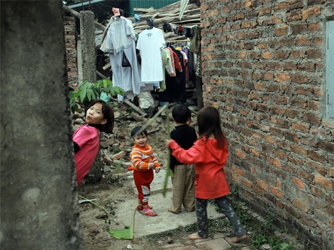 ngay cuoi nam tai nha nguoi phu nu mot minh nuoi 14 dua con o hn - 5