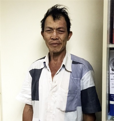 nguoi-dan-ong-trom-3-tui-xach-o-tan-son-nhat-ngay-30-tet