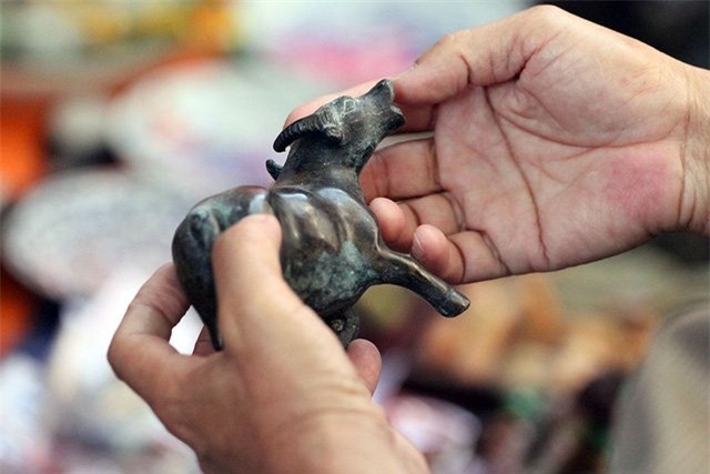 Thế giới đồ xưa cũ mỗi năm xuất hiện một lần ở phố cổ Hà Nội