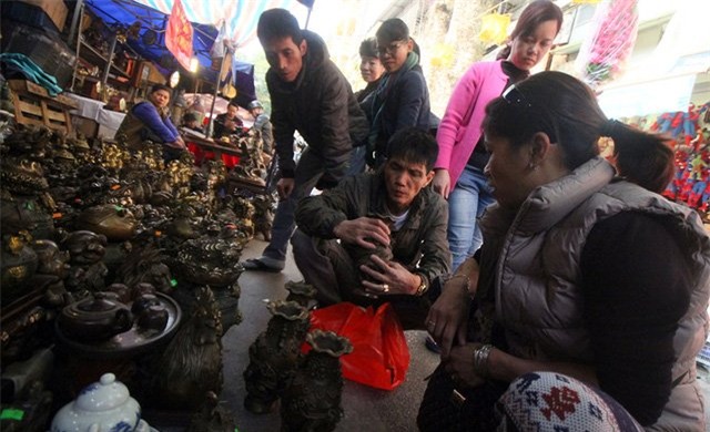 Thế giới đồ xưa cũ mỗi năm xuất hiện một lần ở phố cổ Hà Nội