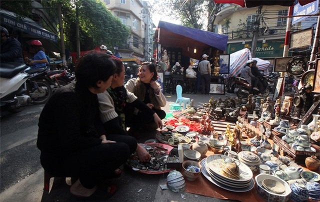 Thế giới đồ xưa cũ mỗi năm xuất hiện một lần ở phố cổ Hà Nội