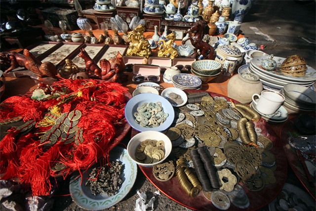 Thế giới đồ xưa cũ mỗi năm xuất hiện một lần ở phố cổ Hà Nội