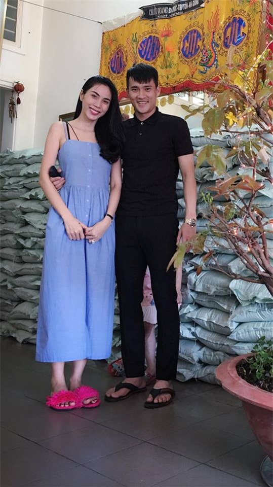 Công Vinh - Thủy Tiên và đêm giao thừa đặc biệt - Ảnh 1.