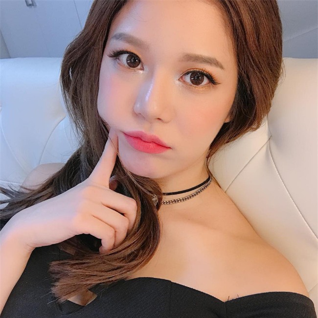 Chọn màu son đúng chuẩn cho 3 ngày đầu xuân đón Tết - Ảnh 1.