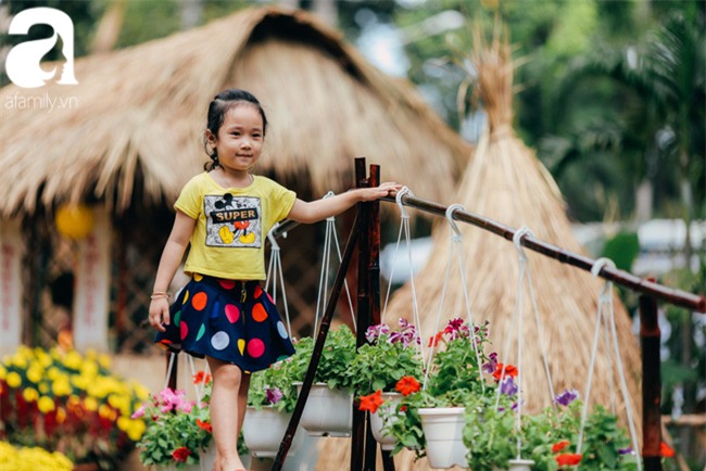 Trẻ em đón Tết khắp phố phường, công viên, và cả ga tàu... - Ảnh 11.