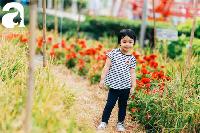 Trẻ em đón Tết khắp phố phường, công viên, và cả ga tàu... - Ảnh 5.