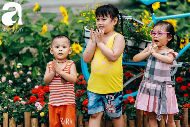 Trẻ em đón Tết khắp phố phường, công viên, và cả ga tàu... - Ảnh 6.