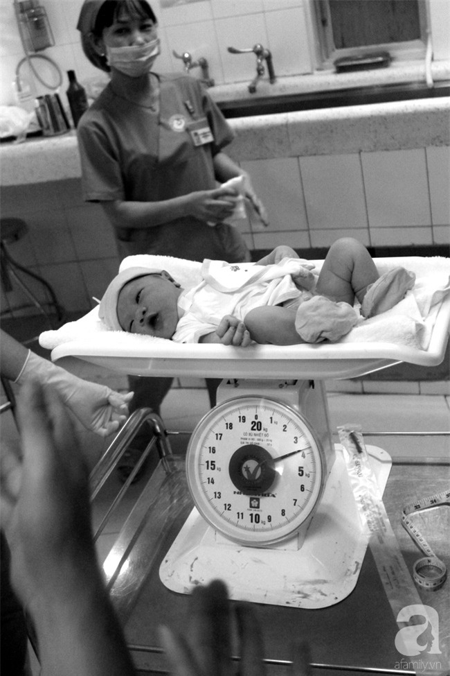 Có 5 bé trai, 1 bé gái sinh ra đúng thời khắc giao thừa tại BV Từ Dũ - Ảnh 5.