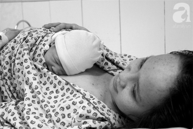 Có 5 bé trai, 1 bé gái sinh ra đúng thời khắc giao thừa tại BV Từ Dũ - Ảnh 8.