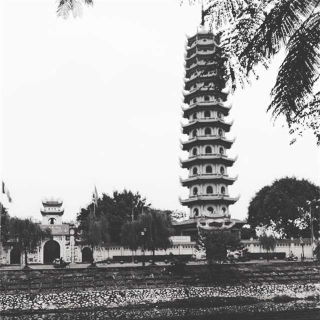 15 ngôi chùa linh thiêng nên đi lễ dịp đầu năm ở Hà Nội, Sài Gòn - Ảnh 4.