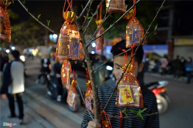 Nguoi Ha Noi di chua, mua muoi may man dau nam hinh anh 12