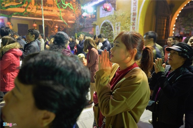 Nguoi Ha Noi di chua, mua muoi may man dau nam hinh anh 9