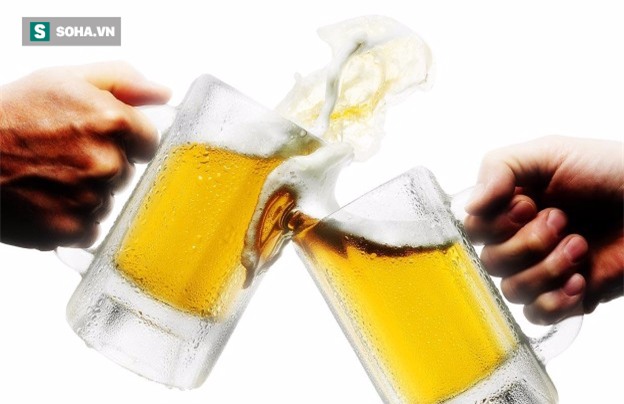 Không uống rượu mạnh vẫn nhập viện: BS cảnh báo 2 đồ uống gây hỏng gan nếu uống nhiều - Ảnh 1.